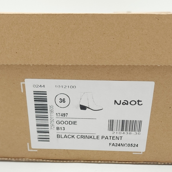 Naot Black Crinkle Patent Leather Zip Up Chelsea Bootie Women's Size 5 EU 36 - Picture 2 of 12